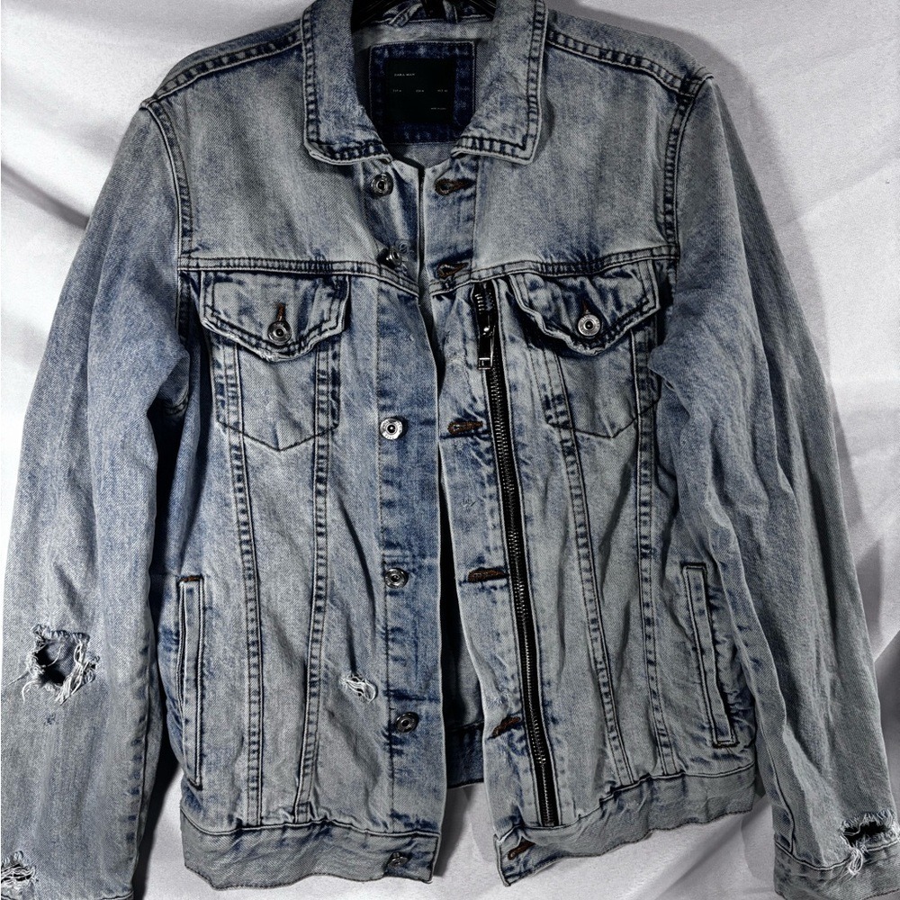 Zara Men's Light Blue Distressed Denim Jacket‎ Size Medium